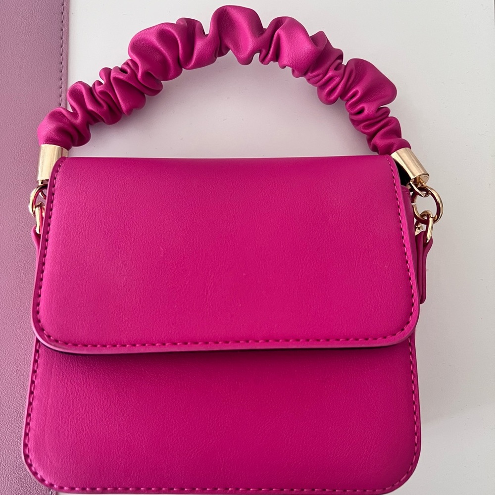 Forever 21 crossbody pink trendy bag